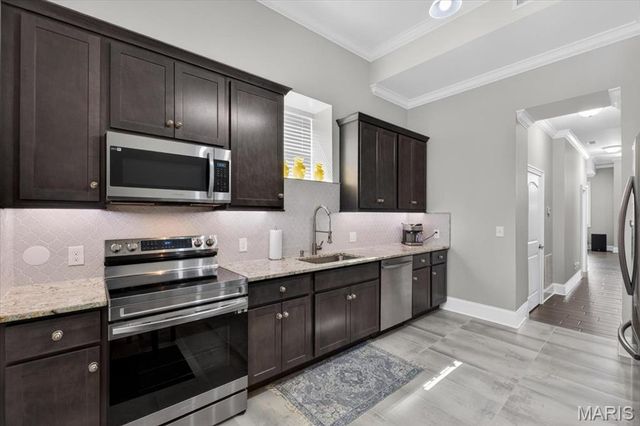 125 W Steins Street, St Louis, MO 63111