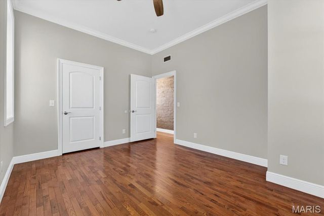 125 W Steins Street, St Louis, MO 63111