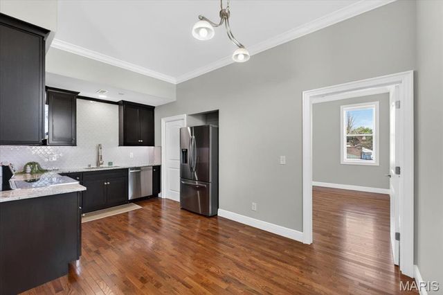 125 W Steins Street, St Louis, MO 63111