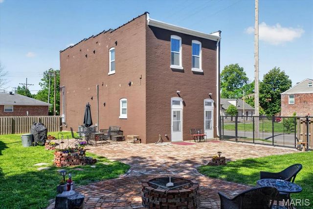 125 W Steins Street, St Louis, MO 63111