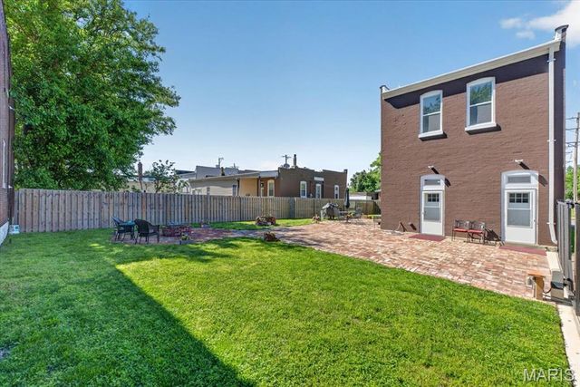 125 W Steins Street, St Louis, MO 63111