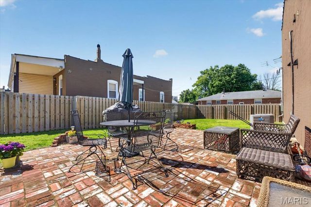 125 W Steins Street, St Louis, MO 63111