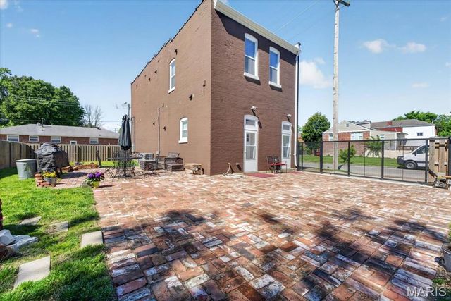 125 W Steins Street, St Louis, MO 63111