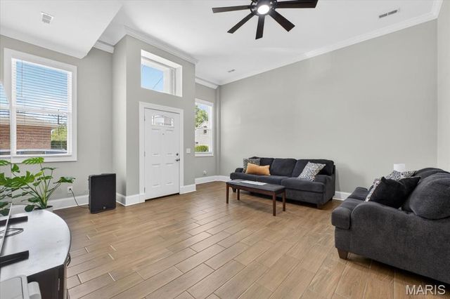 125 W Steins Street, St Louis, MO 63111