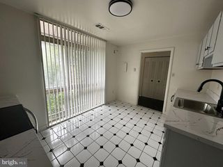 1773 HAYES ST S #B, Arlington, VA 22202