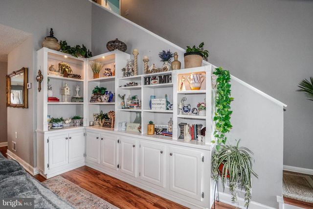 11 POPLAR CT, Barnegat, NJ 08005