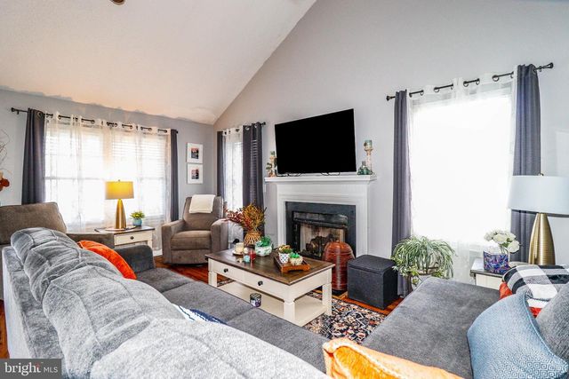 11 POPLAR CT, Barnegat, NJ 08005