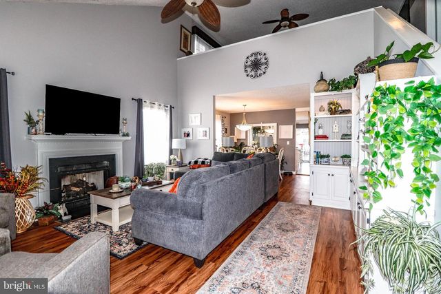 11 POPLAR CT, Barnegat, NJ 08005