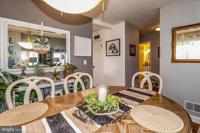 11 POPLAR CT, Barnegat, NJ 08005