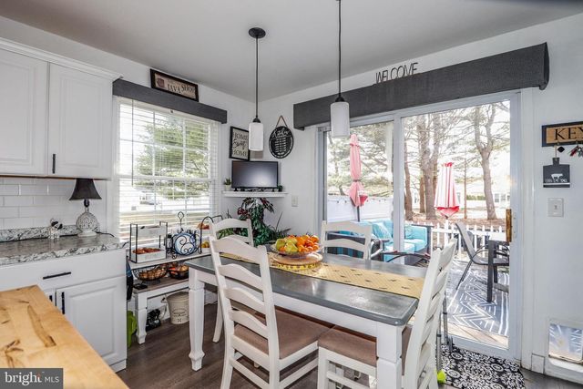 11 POPLAR CT, Barnegat, NJ 08005