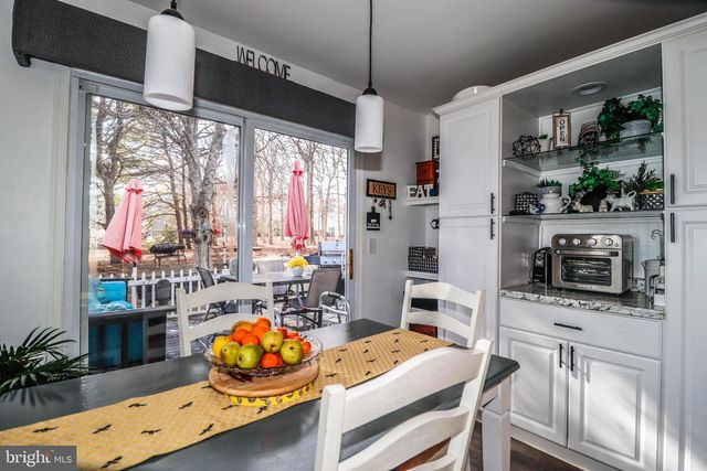 11 POPLAR CT, Barnegat, NJ 08005