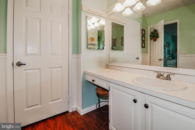 11 POPLAR CT, Barnegat, NJ 08005