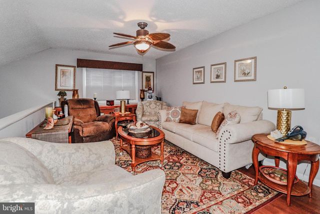 11 POPLAR CT, Barnegat, NJ 08005