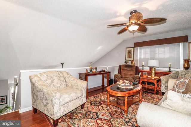 11 POPLAR CT, Barnegat, NJ 08005