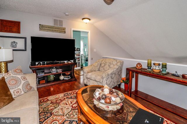 11 POPLAR CT, Barnegat, NJ 08005