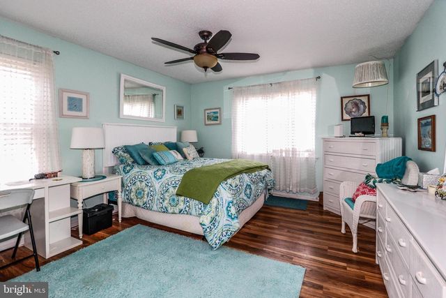 11 POPLAR CT, Barnegat, NJ 08005