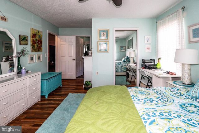 11 POPLAR CT, Barnegat, NJ 08005