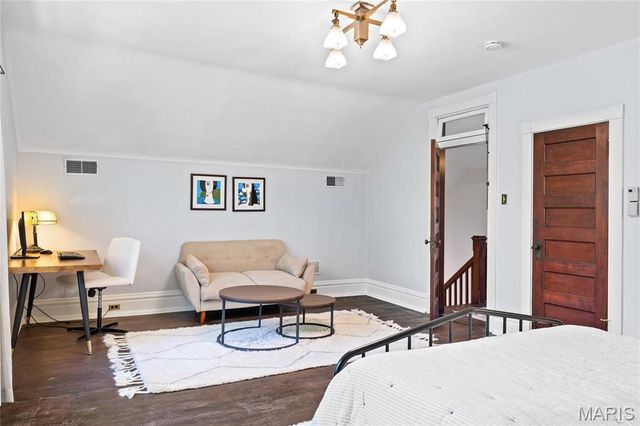6364 Washington Avenue, University City, MO 63130