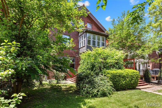 6364 Washington Avenue, University City, MO 63130