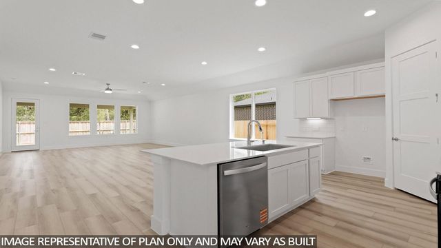 1136 Skyline Trails Avenue, Conroe, TX 77303