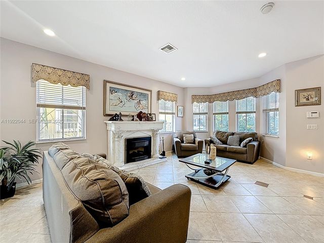 16918 SW 16th St, Pembroke Pines, FL 33027