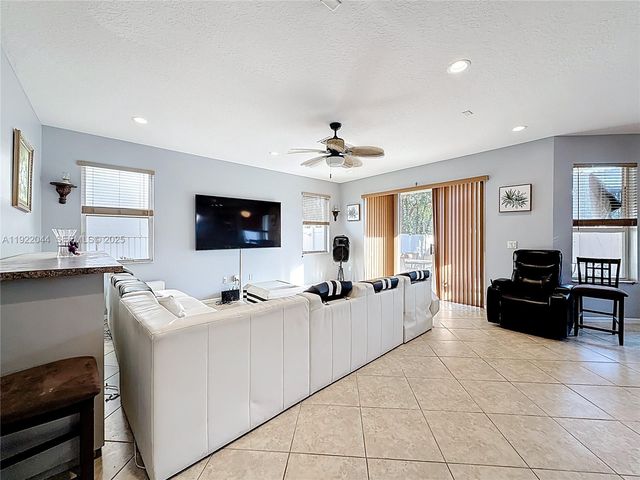 16918 SW 16th St, Pembroke Pines, FL 33027