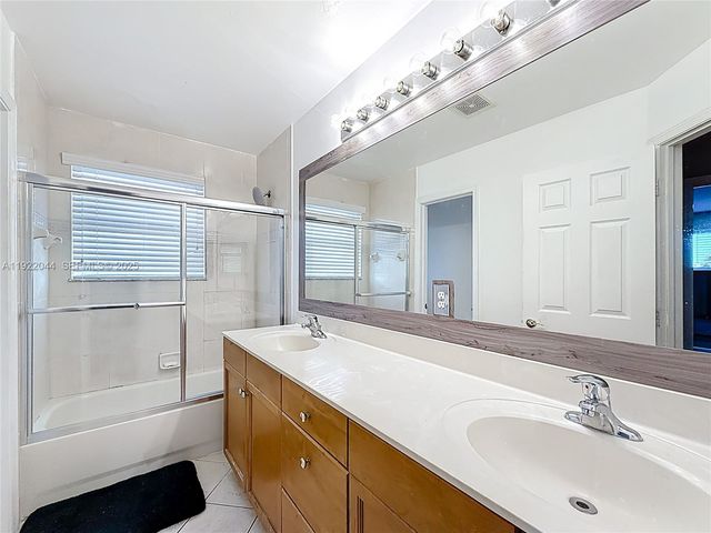 16918 SW 16th St, Pembroke Pines, FL 33027