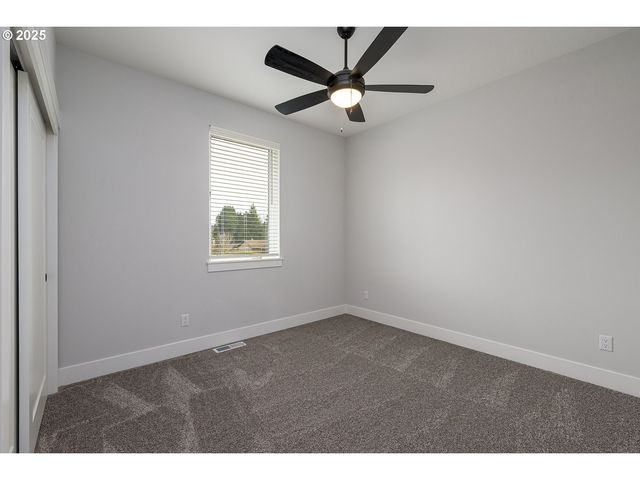 15217 Se TOWERS Ter, Milwaukie, OR 97267