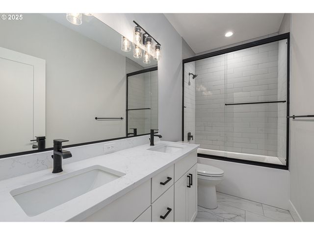 15217 Se TOWERS Ter, Milwaukie, OR 97267