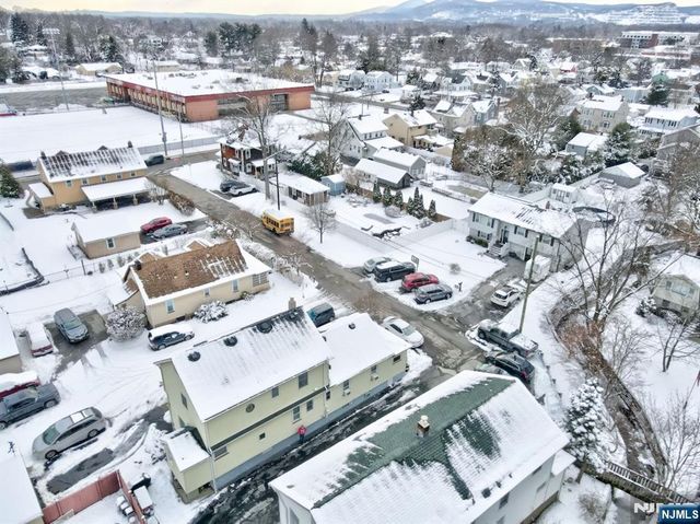 2 Lambert Street, Pompton Lakes, NJ 07442