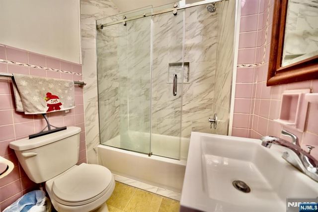 2 Lambert Street, Pompton Lakes, NJ 07442