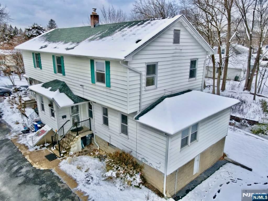 2 Lambert Street, Pompton Lakes, NJ 07442