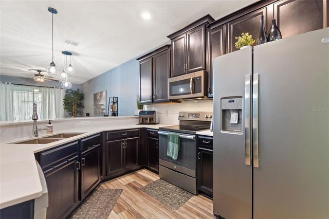 1064 QUAKER RIDGE LN, Davenport, FL 33896