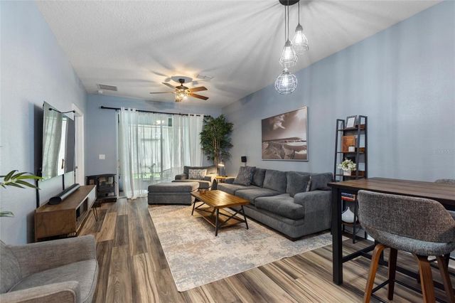 1064 QUAKER RIDGE LN, Davenport, FL 33896