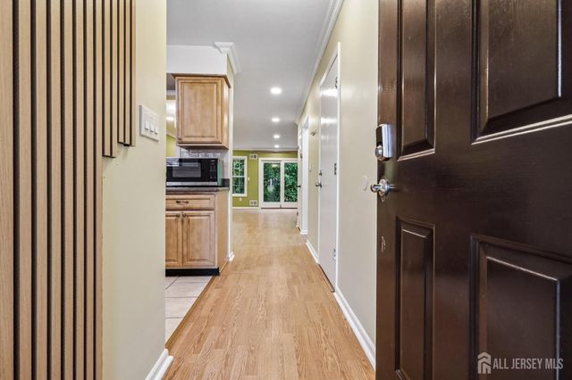 20 Palm Court, Edison, NJ 08820