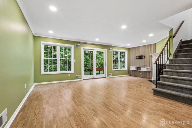 20 Palm Court, Edison, NJ 08820