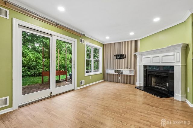 20 Palm Court, Edison, NJ 08820