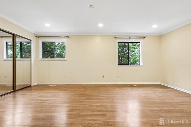 20 Palm Court, Edison, NJ 08820