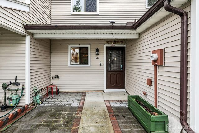 20 Palm Court, Edison, NJ 08820