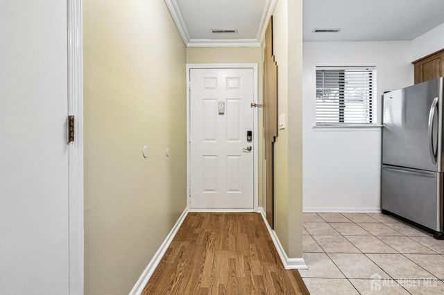 20 Palm Court, Edison, NJ 08820