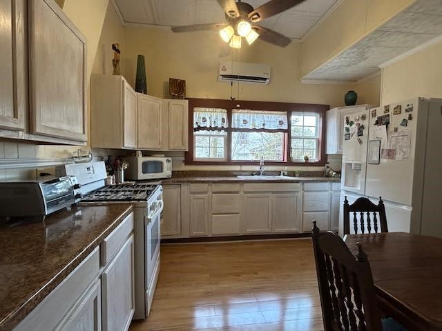 317 E Grand Street, Whitewright, TX 75491