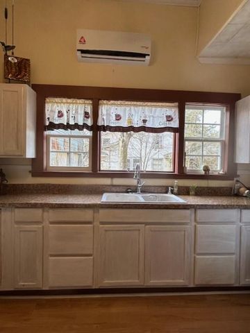 317 E Grand Street, Whitewright, TX 75491