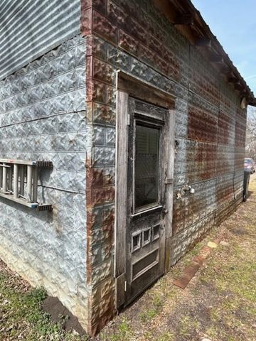 317 E Grand Street, Whitewright, TX 75491