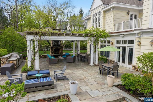 326 West End Avenue, Ridgewood, NJ 07450