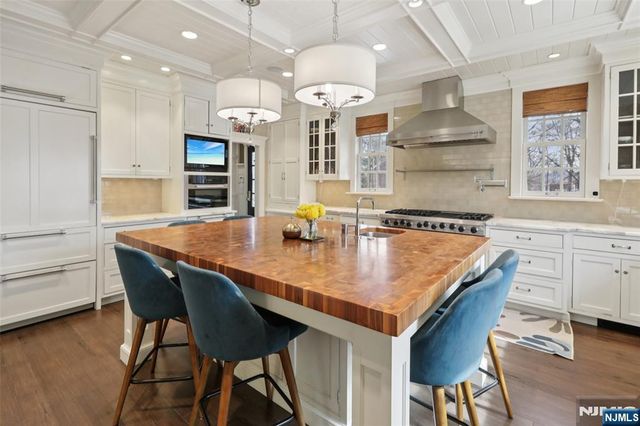 326 West End Avenue, Ridgewood, NJ 07450