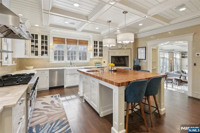 326 West End Avenue, Ridgewood, NJ 07450