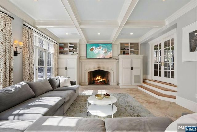 326 West End Avenue, Ridgewood, NJ 07450