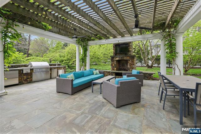 326 West End Avenue, Ridgewood, NJ 07450