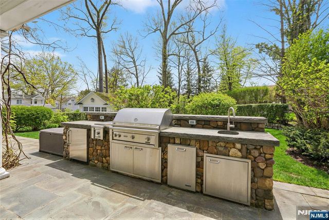 326 West End Avenue, Ridgewood, NJ 07450