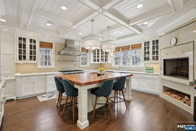 326 West End Avenue, Ridgewood, NJ 07450